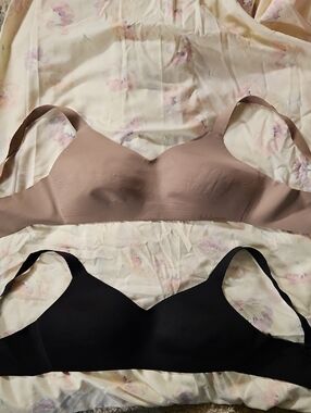 Lululemon sports bras